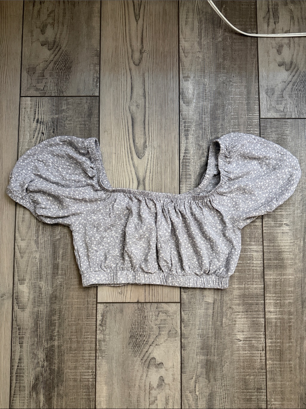 Gray Puff-Sleeve Cropped Top - Women's